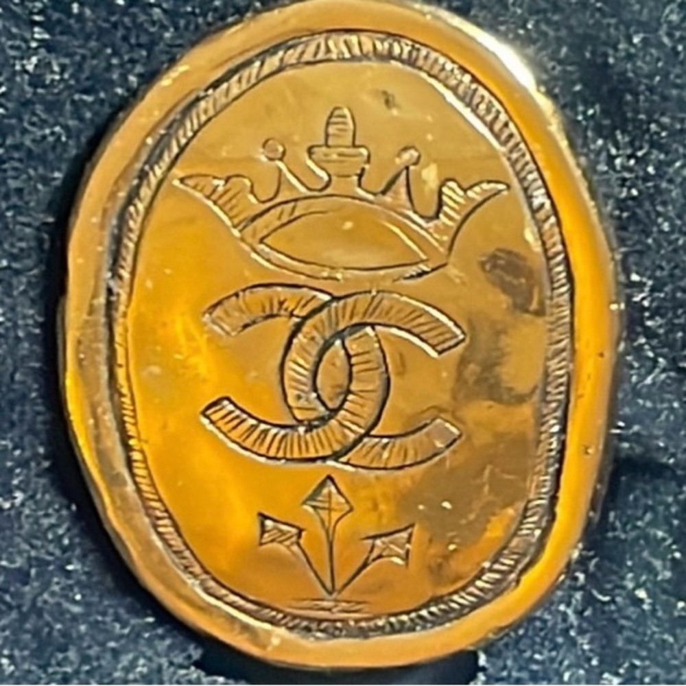 Authentic Vintage Chanel brooch c.1990